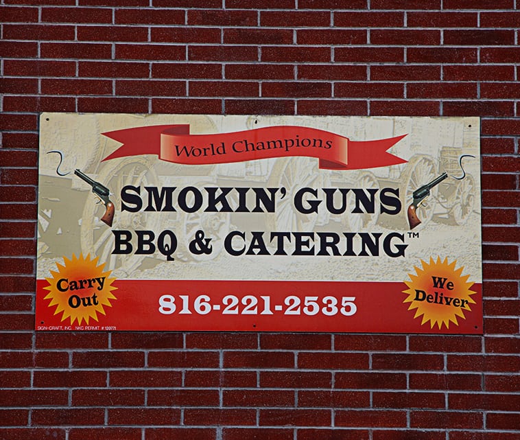 smokin-guns-sign
